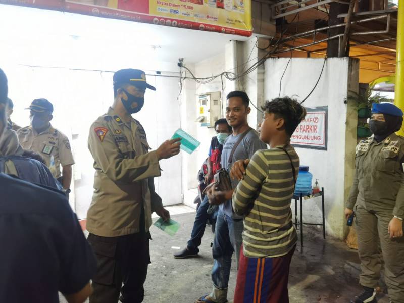 Polres Pelabuhan Makassar Awasi Kedisiplinan Prokes Masyarakat
