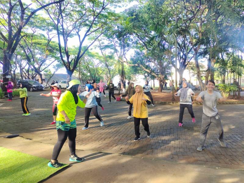 Kawasan Hunian Sehat, Bukit Baruga Gelar Jogging dan Senam Bersama Warga