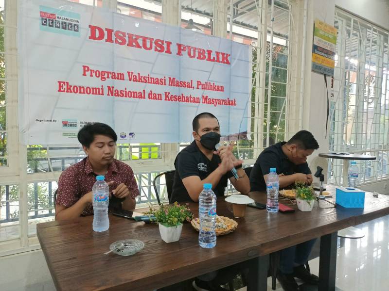 Vaksinasi Massal Sukses Pulihkan Ekonomi Nasional dan Kesehatan Masyarakat