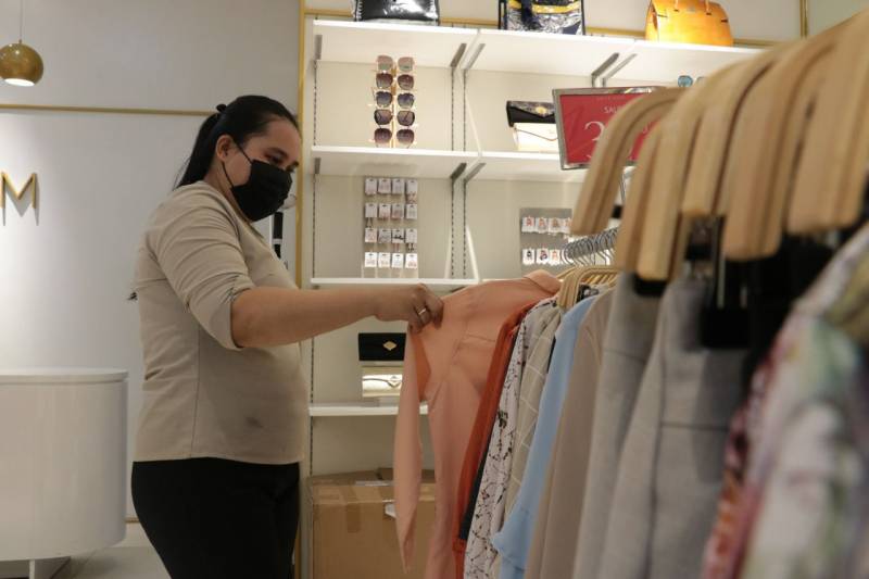 Berbagai Brand Fashion Diskon Hingga 70% di NIPAH