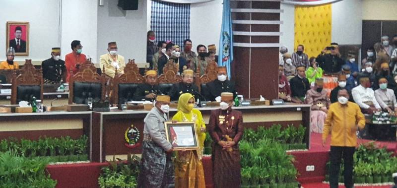 HUT Sulsel ke 352, Kepala Kanwil ATR/BPN Sulsel Diberi Penghargaan Penyelamatan Aset Negara