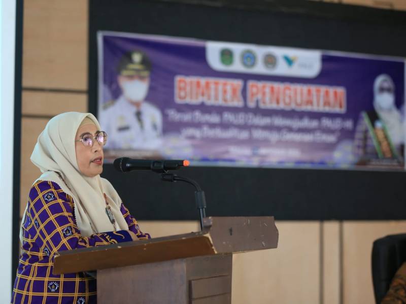 Sufriaty Budiman Buka Bimtek Penguatan Guru PAUD Se-Lutim