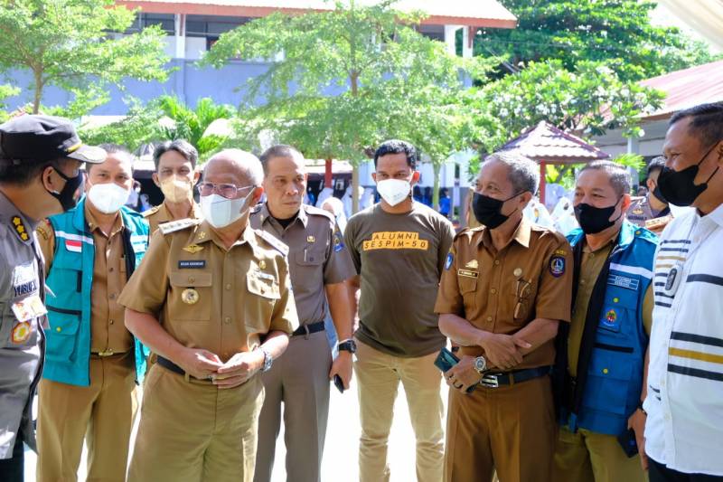 Polda Sulsel Inisiasi Vaksinasi Massal di SMKN 1 Jeneponto, Bupati Iksan Apresiasi