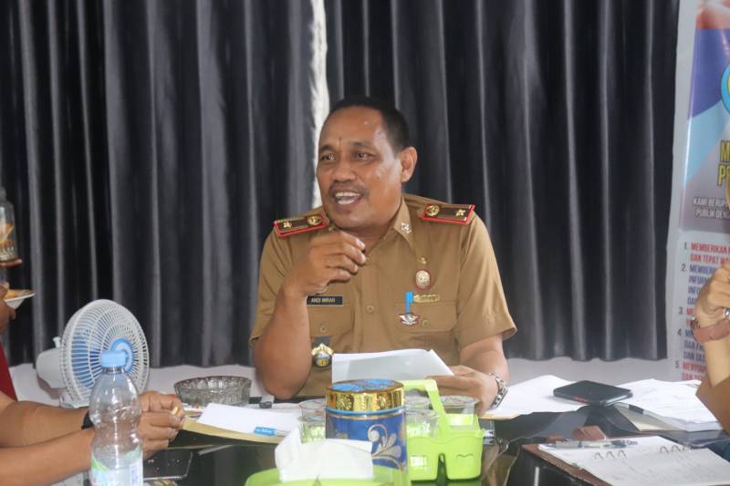 Rapat Internal Kominfo Selayar, Kadis Andi Imran Ingatkan Jajarannya Bekerja Secara Tim