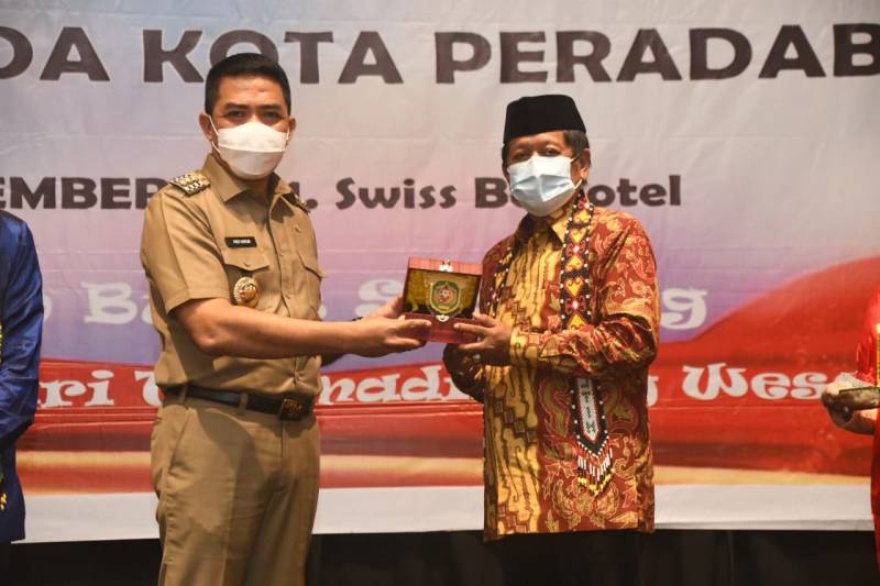 Kaswadi Razak Hadiri Pelantikan DPD KKS Kota Samarinda