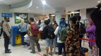 Tekan Penyebaran Covid-19, Polsek Soeta Awasi Prokes Penumpang Pelabuhan Makassar