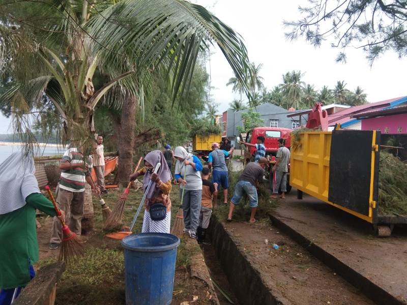 Sambut Hari Jadi Selayar ke-416, DLH Terjunkan Tiga Armada Truk Pengangkut Sampah