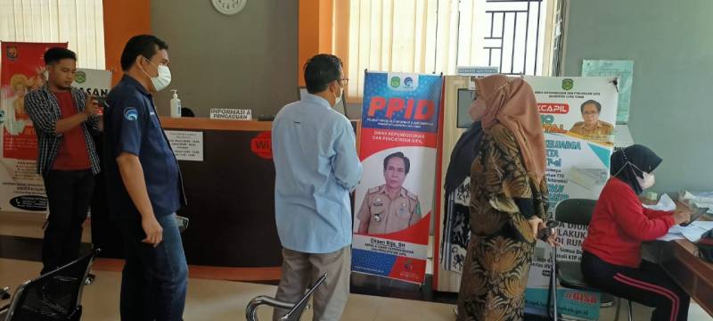 Komisi Informasi Sulsel Kunjungi PPID Pelaksana Disdukcapil Lutim