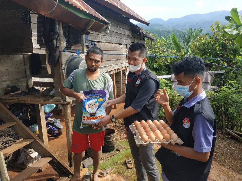 Lagi, Tim Sedekah Jumat ASN Setda Sambangi Warga Desa Kawata
