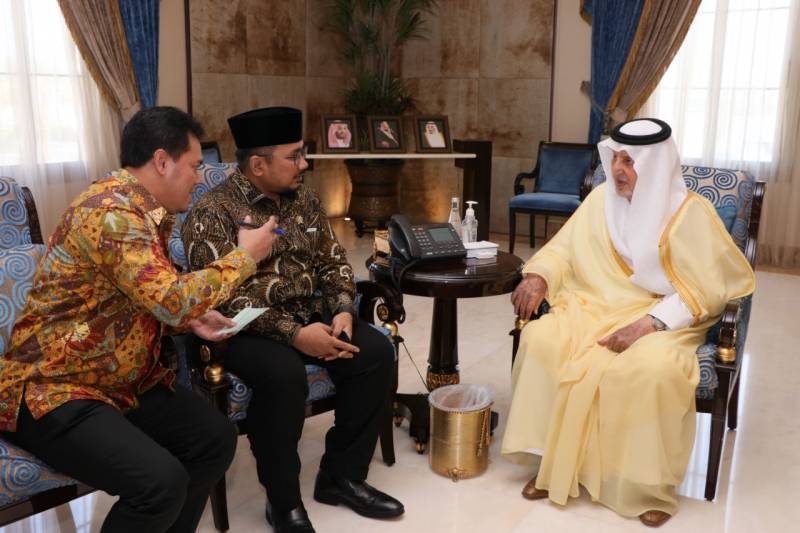 Bertemu Gubernur Makkah, Menag Sampaikan Kebijakan Penyiapan Jemaah Umrah Indonesia