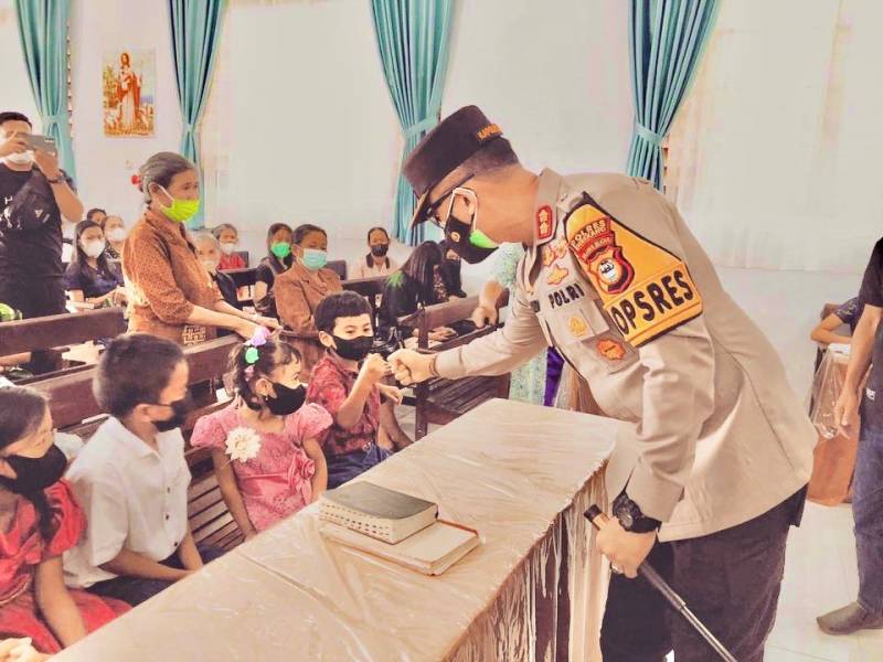 Kapolres Pantau Perayaan Natal di Enrekang