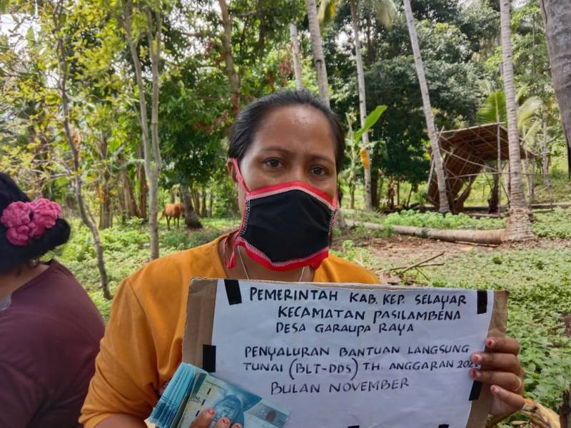 Pasca Gempa, Pemdes Garaupa Raya Salurkan BLT Kepada 66 KK Penerima Manfaat