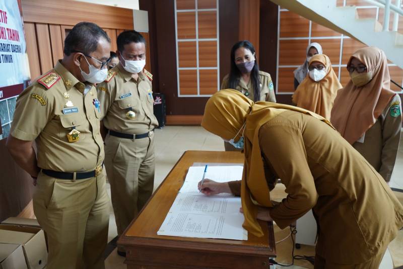 Sekda Lutim Pimpin Pemusnahan Arsip Dinamis Inaktif ULP