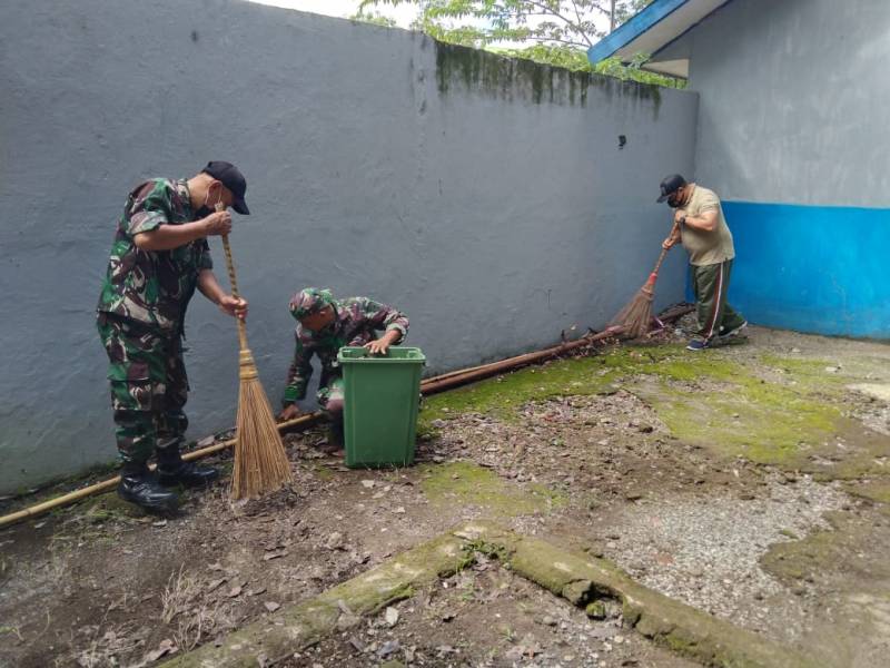 Peduli Kebersihan, Kodim 1426/Takalar Kerja Bakti Bersihkan Sarana Olahraga