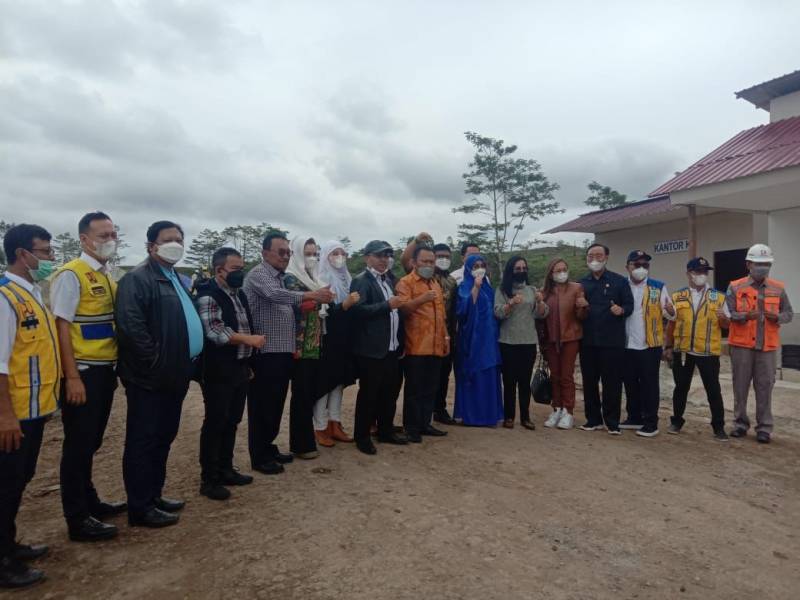 Bumi Karsa Terima Kunjungan Komisi V DPR di Proyek Jalan Sambera-Santan Kaltim