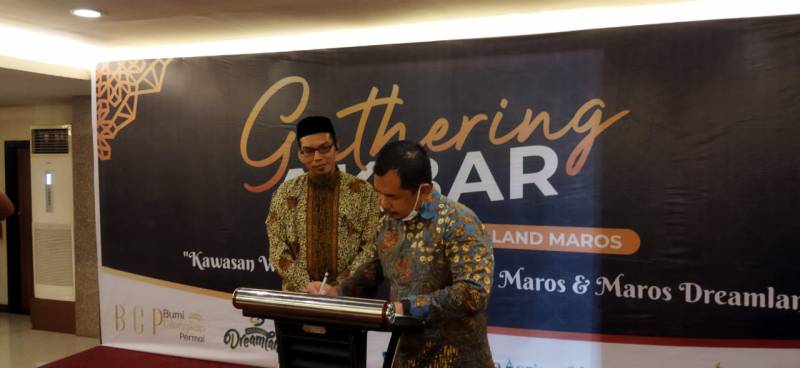 Gathering Akbar Tahfiz Land Serahkan AJB Ke Pemilik Unit