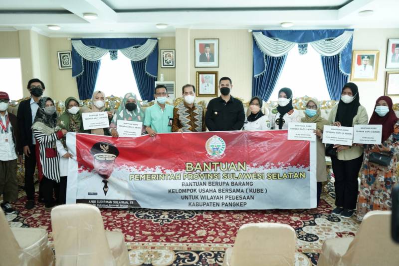 Pemprov Beri Bantuan Sapi Ternak untuk KUBE Pedesaan Pangkep