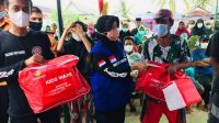Dinsos Salurkan Bantuan untuk Korban Terdampak Puting Beliung di Bonto Sua