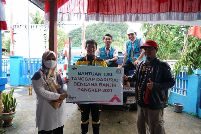 Semen Tonasa Turunkan Unit Reaksi Cepat Bantu Warga Terdampak Banjir