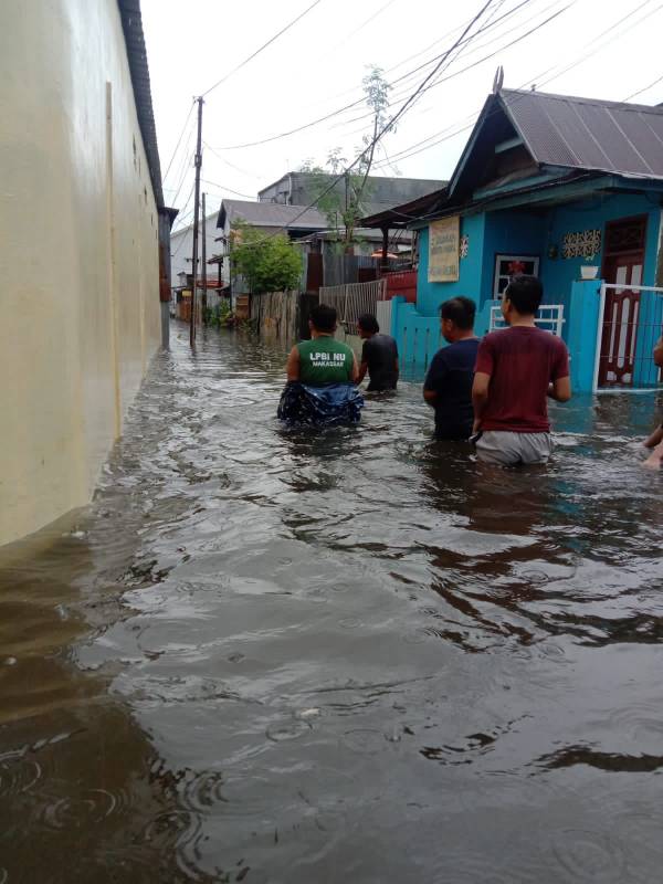 NU Peduli Korban Banjir Makassar 