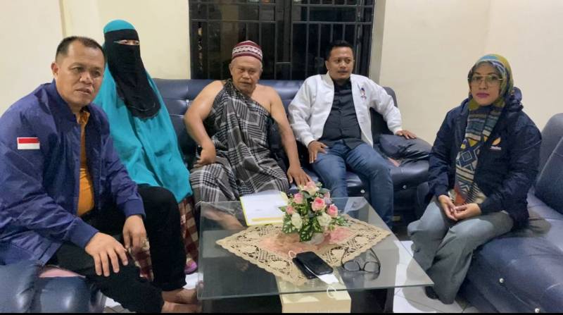 Telantar di Makassar dan Butuh Pengobatan, Bupati Tojo Uno-uno Malah Arahkan Warganya Cari Kantor NasDem Sulsel
