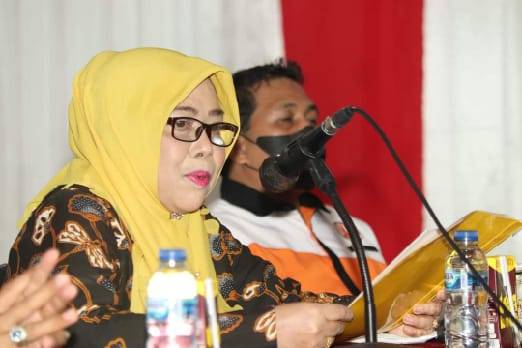Wakil Ketua Dekranasda Selayar Buka Pelatihan Kerajinan Tempurung Kelapa 