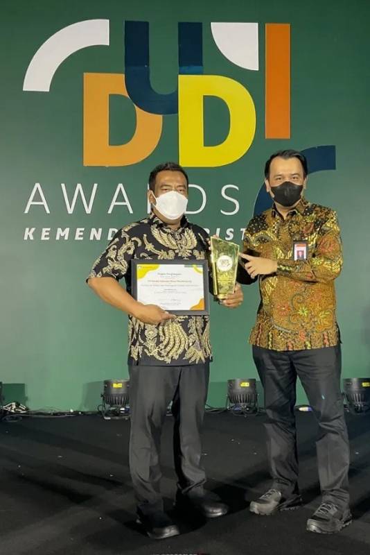 Dukung Kemajuan Pendidikan, Yamaha Raih DUDI Awards dari Kemendikbudristek