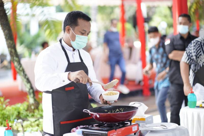 Ikut Lomba Masak, Plt Gubernur Sajikan Nasi Goreng Andalan
