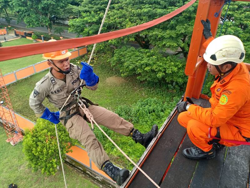 Bentuk Sinergitas, Batalyon C Pelopor Latihan Bersama Basarnas