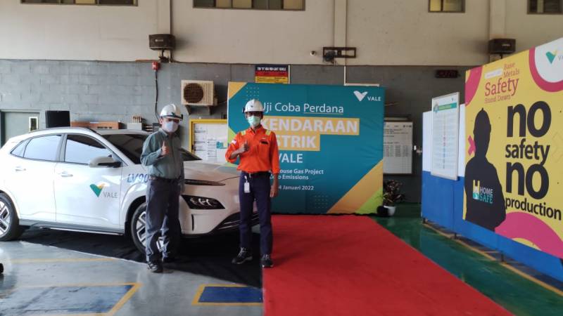 Komitmen Praktik Berkelanjutan, PT Vale Uji Coba Mobil Listrik di Area Operasional
