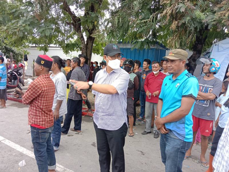 Wabup Edy Manaf Kunjungi Pelatih Gasiba U17 yang Korban Kebakaran