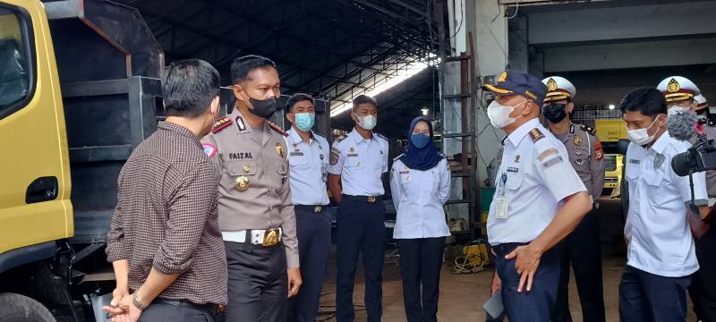 Hilangkan Kendaraan ODOL, Ditlantas Bersama BPTD Datangi Karoseri