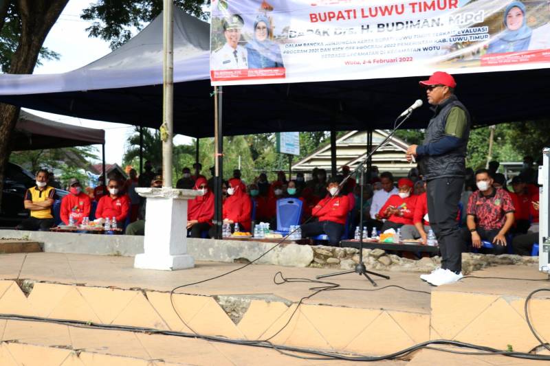 Bupati Lutim Lepas Atlet Balap Motor dan Sepak Takraw Mengikuti Praporprov