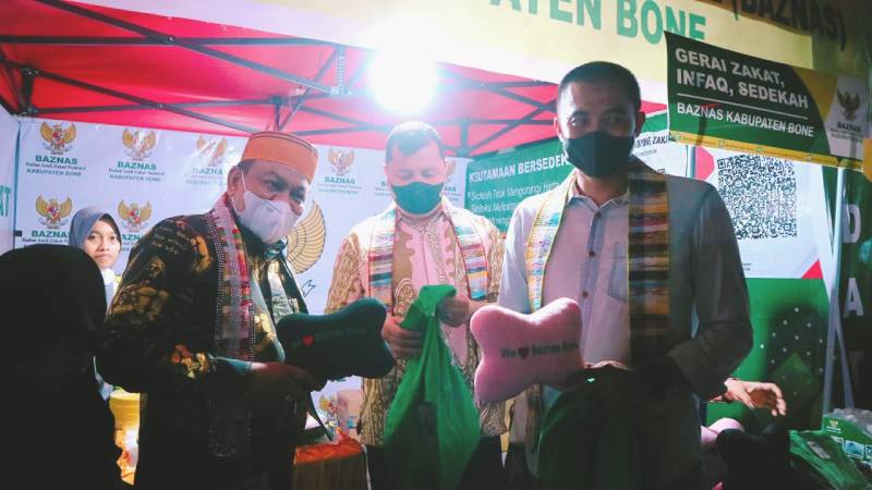 Bupati, Dandim dan Kapolres Bone Kunjungi Stand BAZNAS