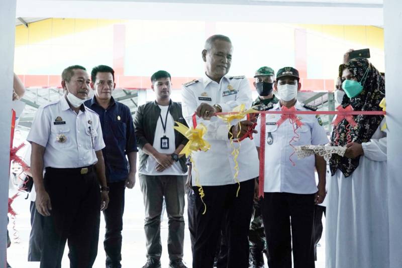 Bupati Resmikan Pasar Rakyat Keppe