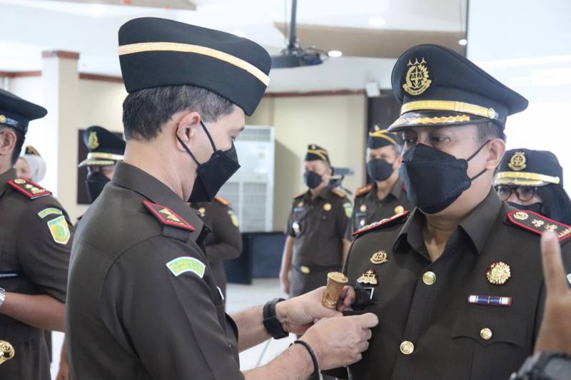Kajati Lantik Wakajati dan Lima Kajari di Sulsel
