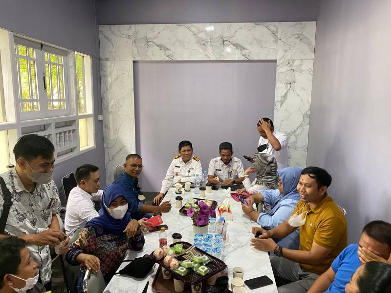 Jelaskan Tupoksi Biro Umum, Andi Eka Coffee Morning dengan Wartawan