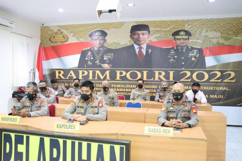 Melalui Virtual, AKBP Yudi Frianto Ikuti Rapim TNI-Polri 2022