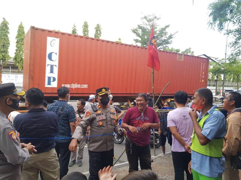 Pendekatan Humanis, Polres Pelabuhan Amankan Aksi Unjuk Rasa Buruh