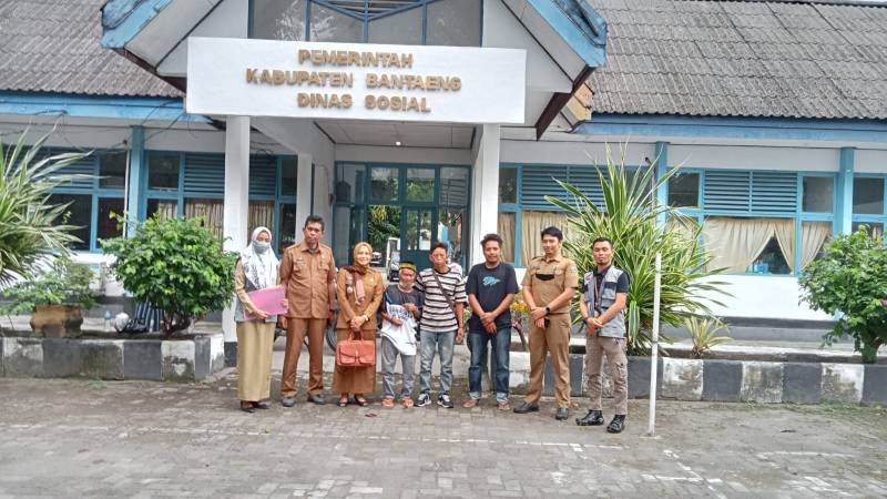 Terpisah Keluarga Sejak 2014, Lansia Asal Bantaeng Dipulangkan Dinsos Sidrap