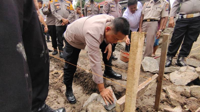 Kapolres Bantaeng Peletakan Batu Pertama Pembangunan Mushola