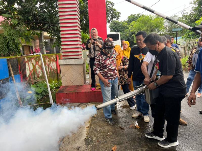 Cegah DBD, FKPPI Kabupaten Gowa Lakukan Fogging di Rumah-Rumah Warga