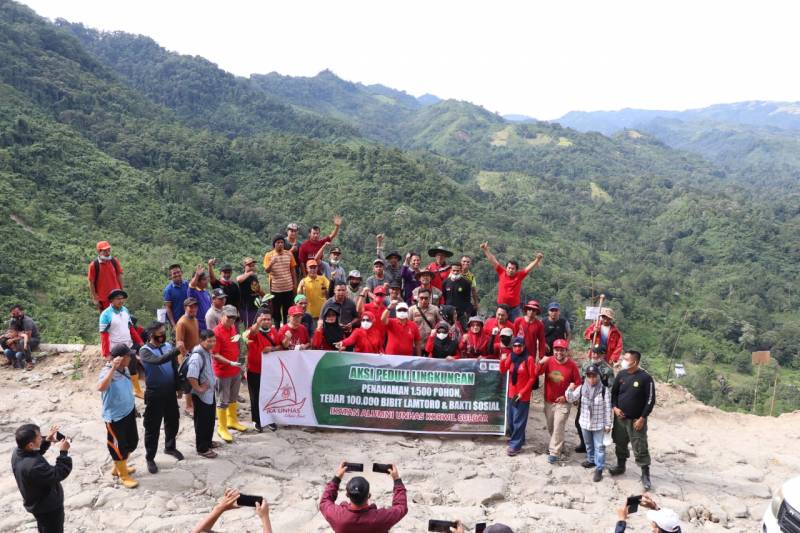 IKA Unhas, Pemprov dan CSR Gelar Aksi Peduli Lingkungan