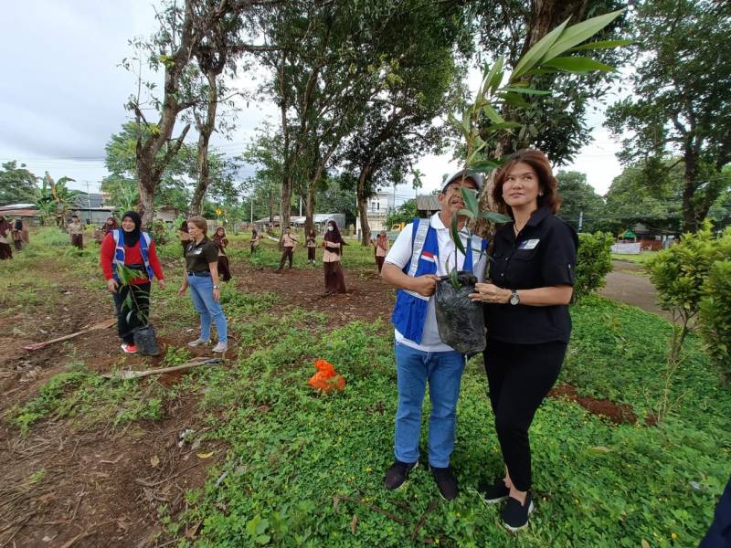 Rotary Club Ujung Pandang Tanam 1.000 Pohon di Kawasan Pondok Pesantren Modern Cendekia.