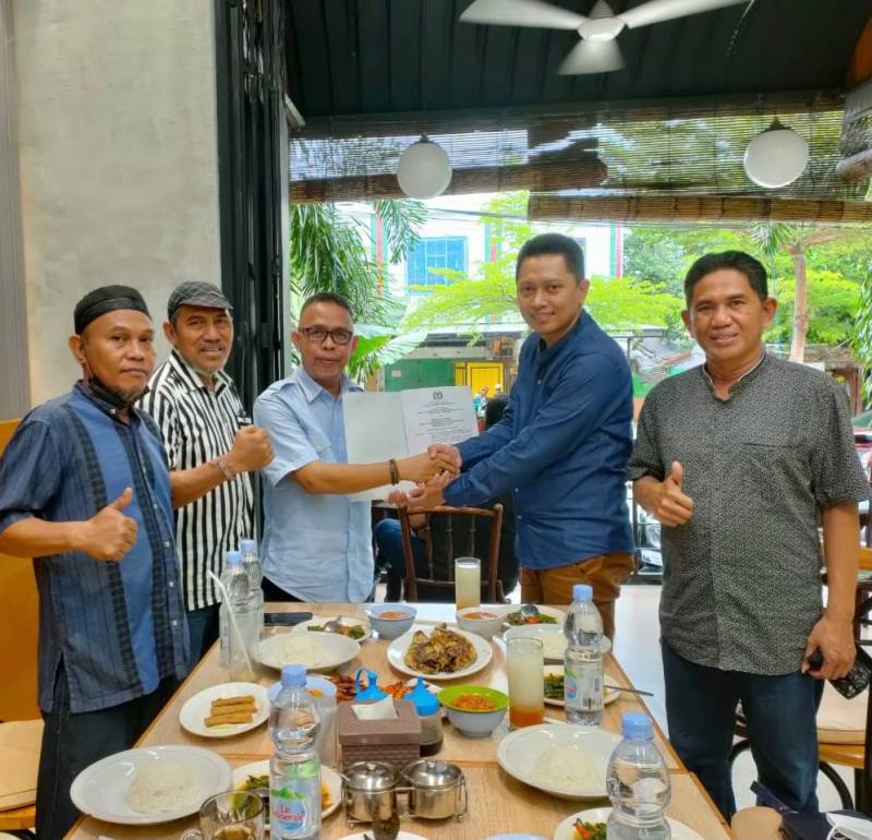 Sekjend DPP LPM RI, Serahkan SK, BAK Segera Bentuk LPM di 24 Kab.Kota Sulsel