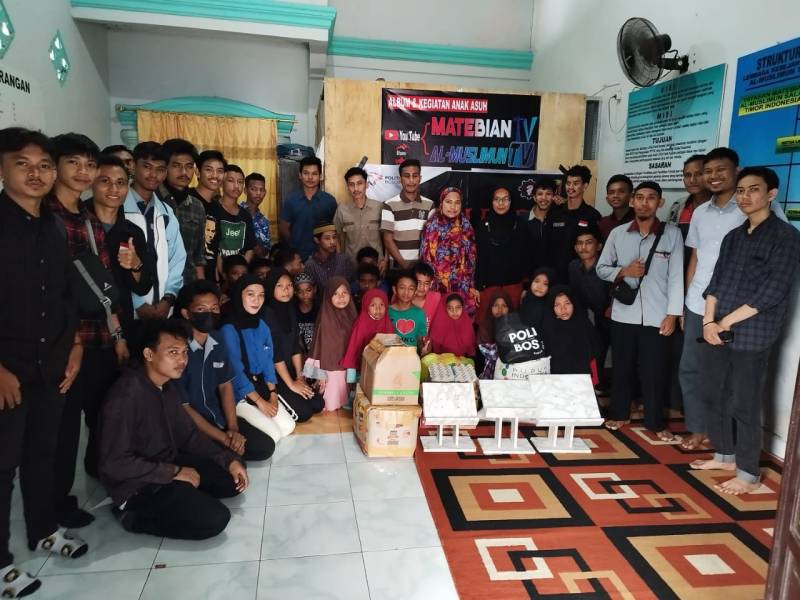 Mesin Care Politeknik Bosowa Berbagi Kasih, Berikan Santunan ke Panti Asuhan