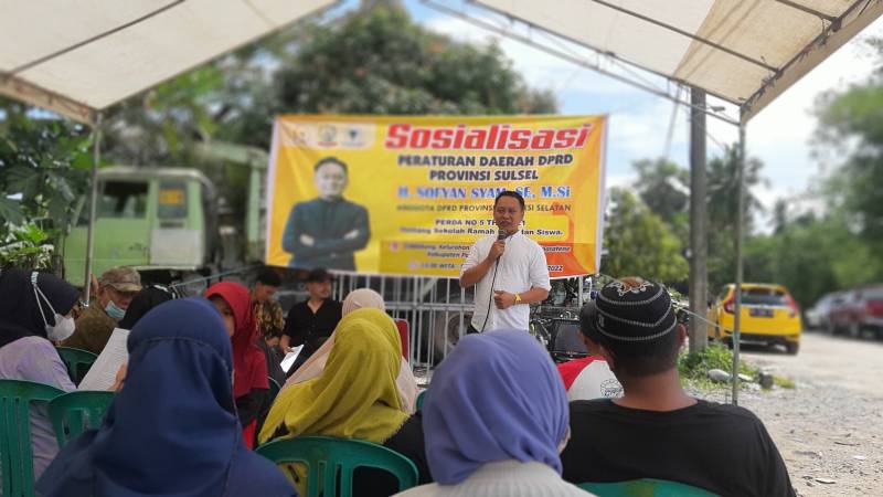 Dihadapan Warga Bontoa, Sofyan Syam Sosialisasikan Perda Sekolah Ramah Guru dan Siswa