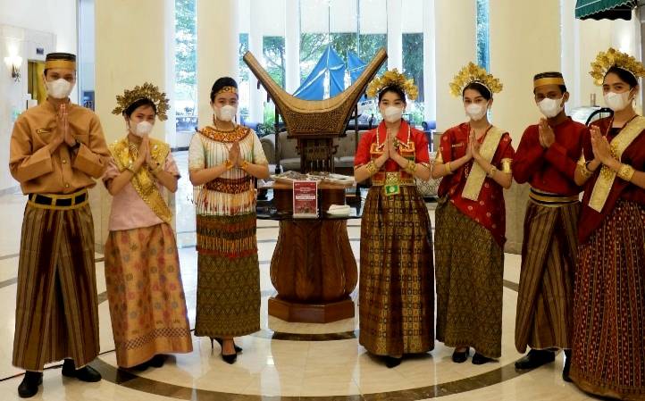 Sambut Hari Budaya, Aryaduta Siapkan Mue Taripang dan Sara'ba
