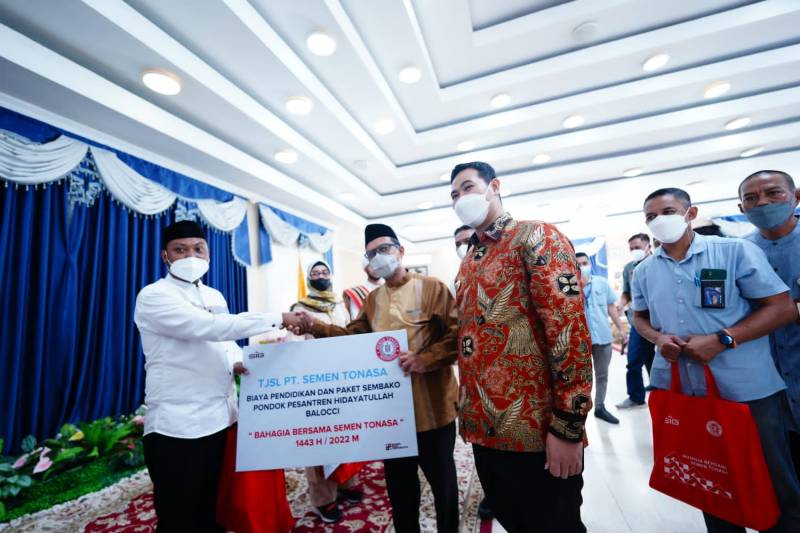 Semen Tonasa Bagikan 6.275 Paket Sembako