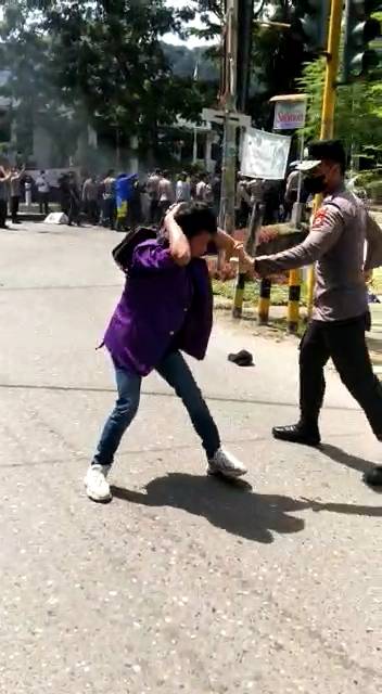 Unjuk Rasa Mahasiswa Berujung Ricuh, Ini Penjelasan Kabag OPS Polres Enrekang